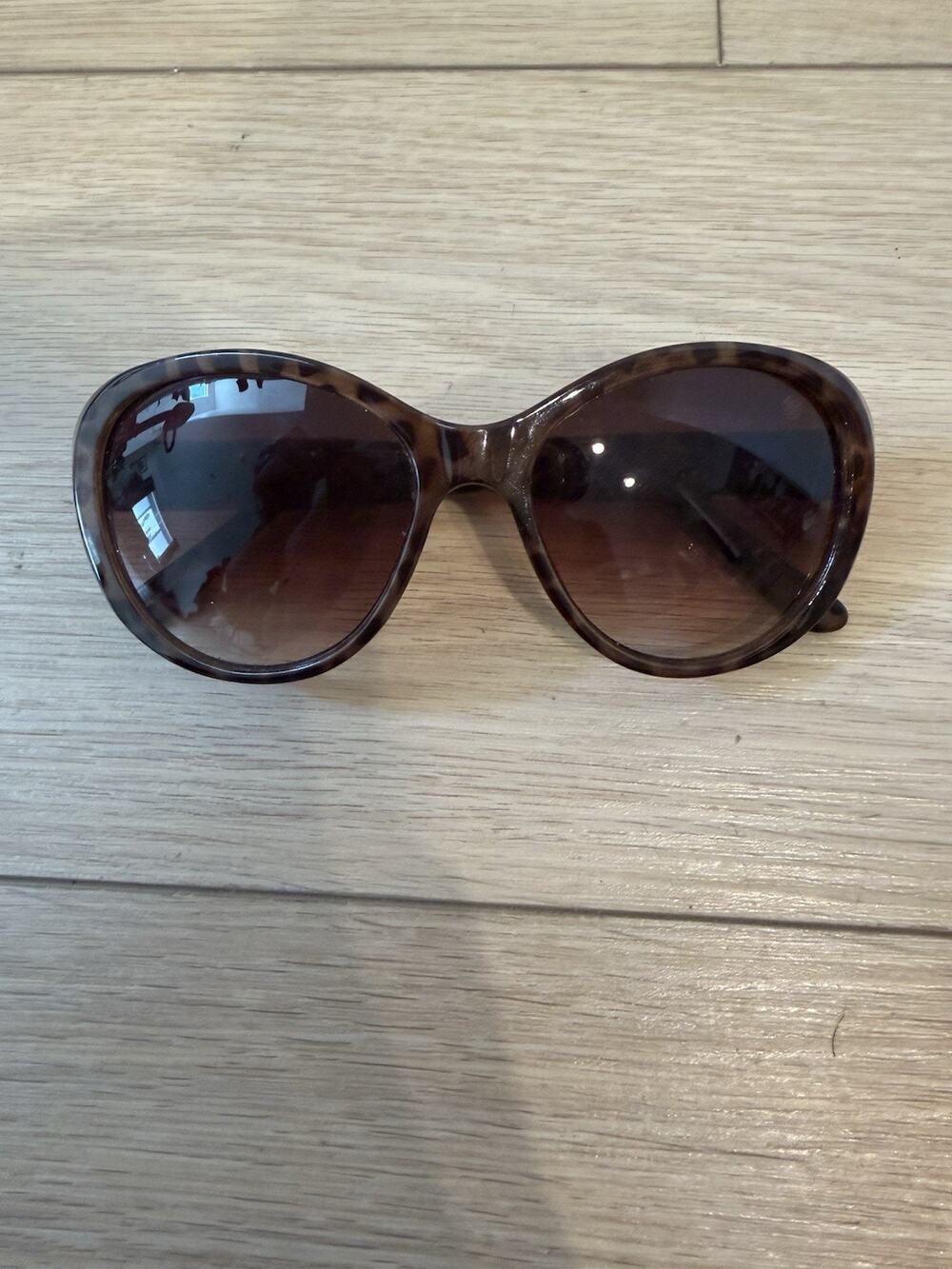 nicole miller sunglasses Tortoise Excellent Condition